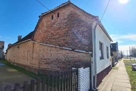 Črnkovci, kuća uz glavnu cestu, 128,54 m2