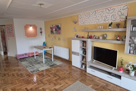 Valpovo, trosoban stan u centru, 75,69 m2