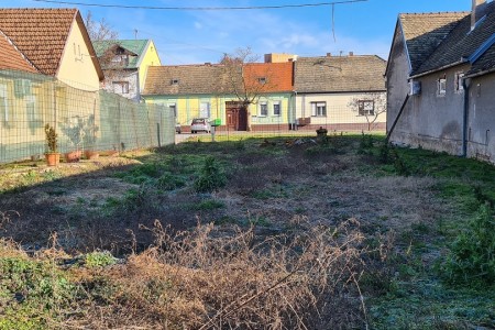 Valpovo, građevinsko zemljište s projektnom dokumentacijom, 415 m2