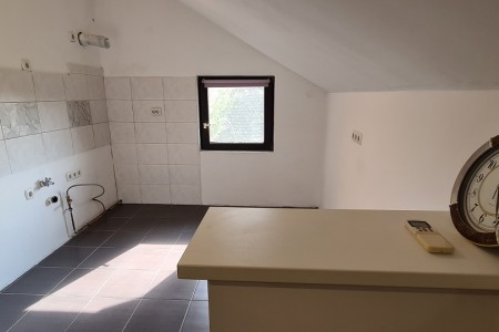 Bistrinci, kuća sa 2 stana, 172,84 m2, VIRTUALNA ŠETNJA