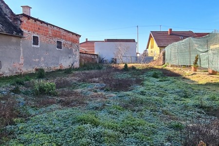 Valpovo, građevinsko zemljište s projektnom dokumentacijom, 415 m2