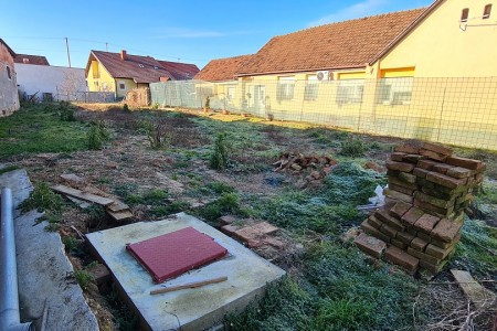 Valpovo, građevinsko zemljište s projektnom dokumentacijom, 415 m2