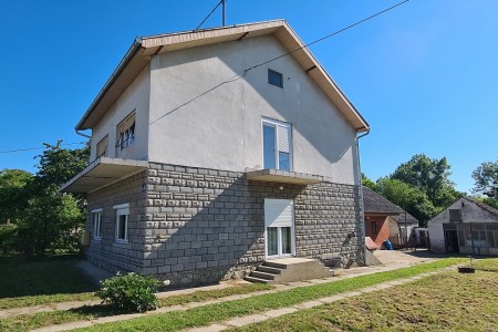 Belišće, kuća katnica, Starovalpovački put, 211,22 m2