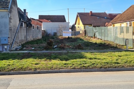 Valpovo, građevinsko zemljište s projektnom dokumentacijom, 415 m2