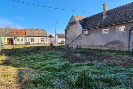 Valpovo, građevinsko zemljište s projektnom dokumentacijom, 415 m2