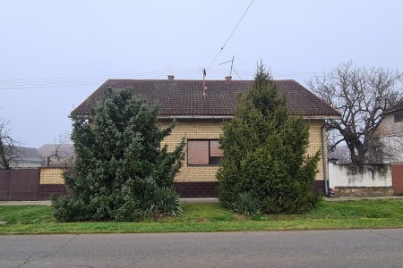 Valpovo, kuća na izvrsnoj lokaciji, 116,18 m2