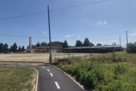 Donji Miholjac, industrijska zona, zemljište sa nadstrešnicom, 3366 m2